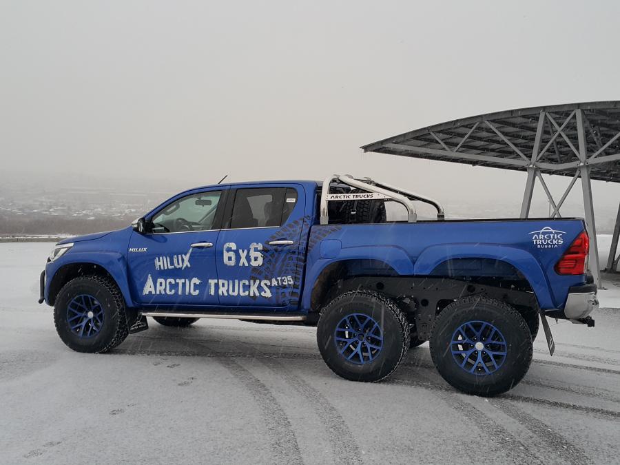  Arctic Trucks Toyota Hilux AT35 6x6 2016 года  (фото 2 из 2)